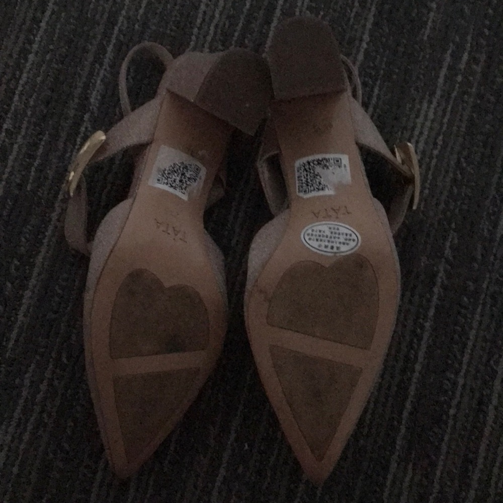 Heels - Picture 4 of 4